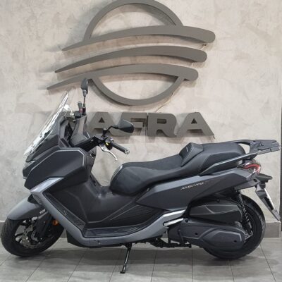 MAXSYM GT 2026 EMPLACADA